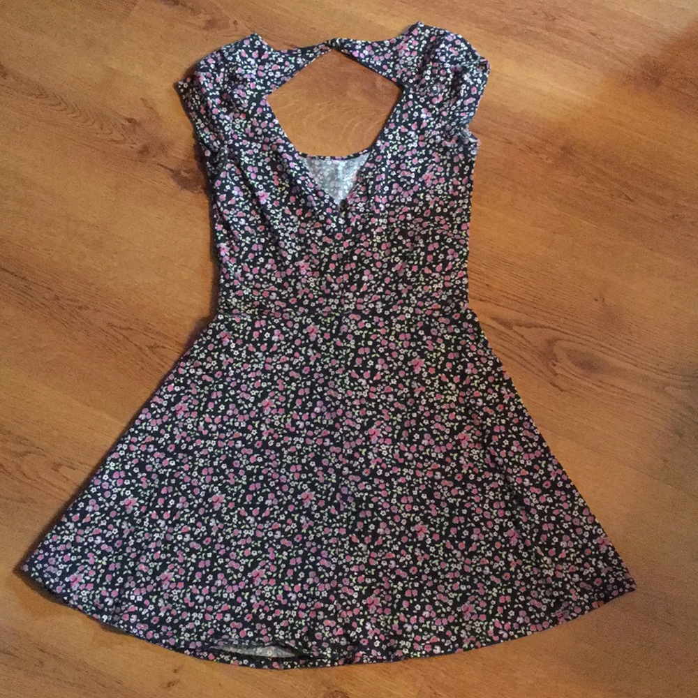 Dress - Picture 2 of 3